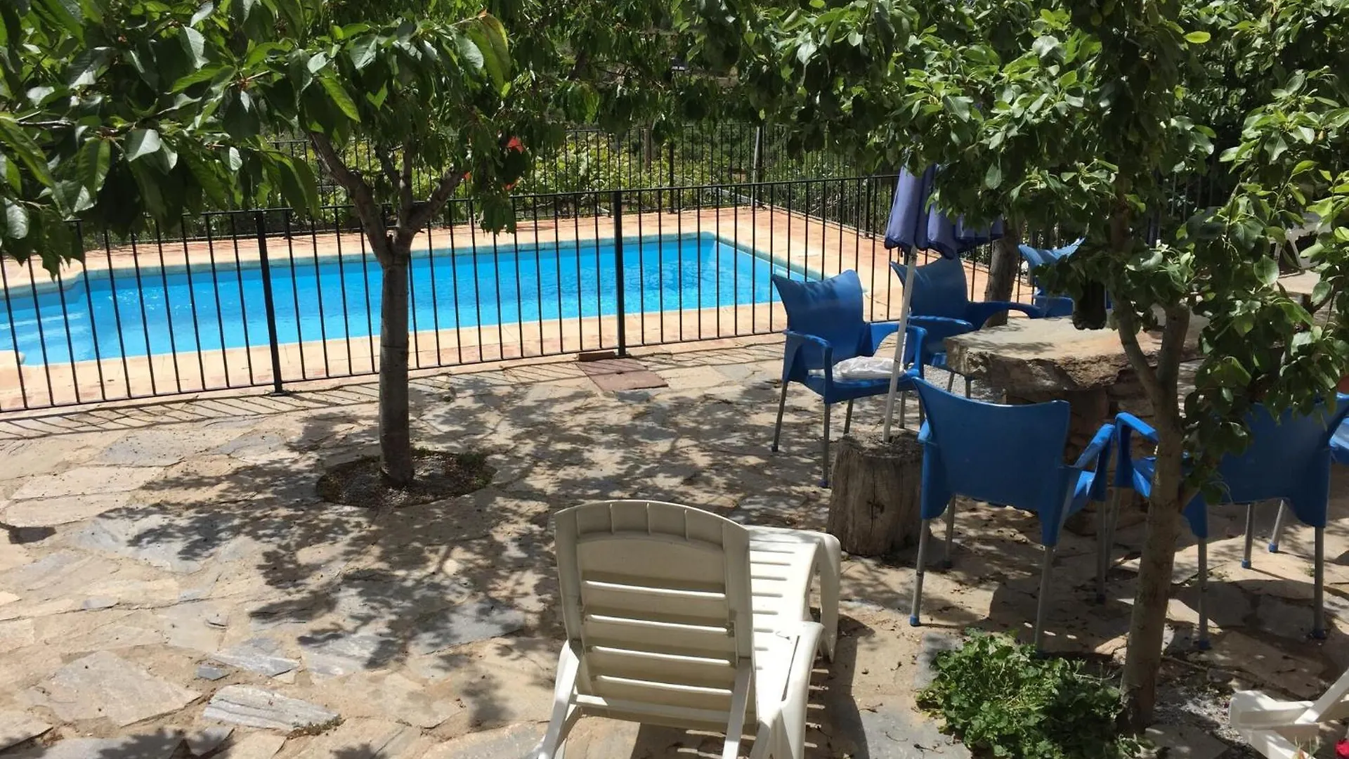 Beautiful Holiday Home In Laroya With Shared Pool