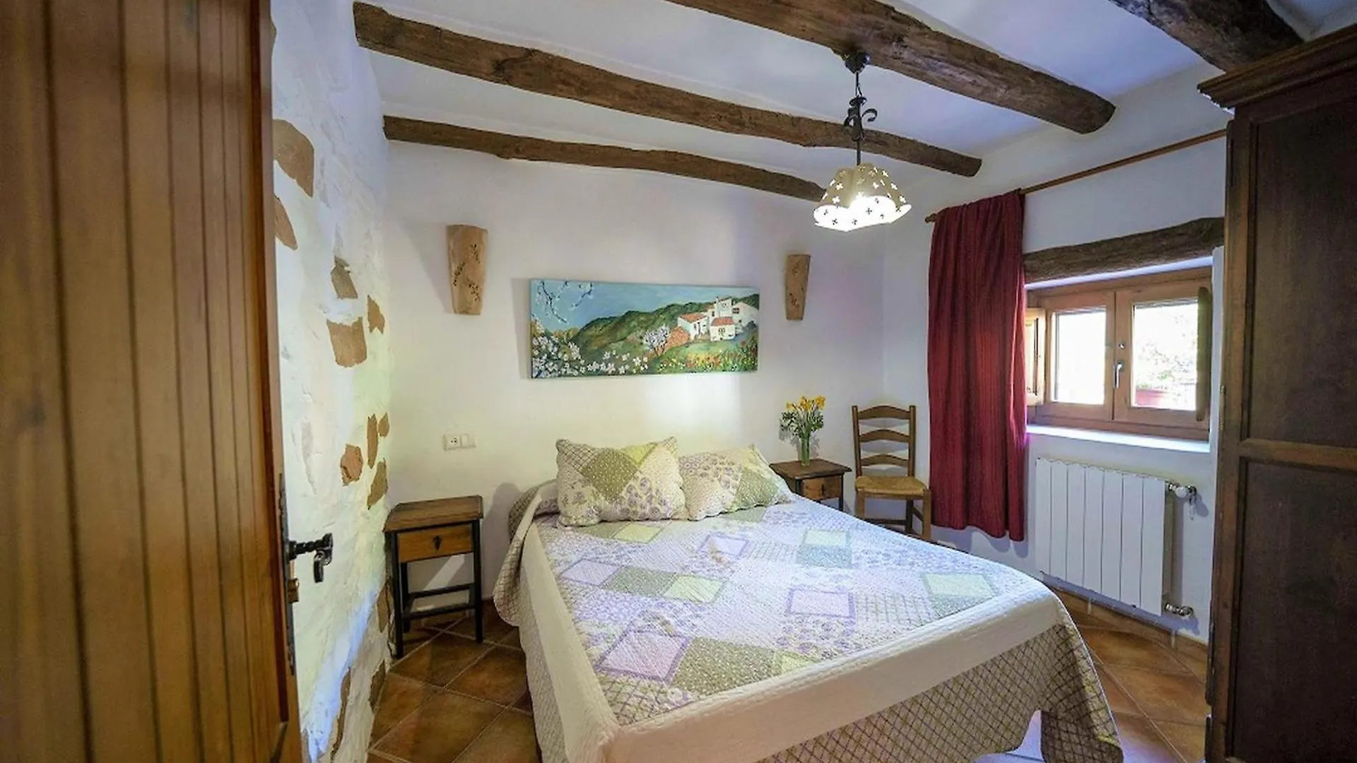 Beautiful Holiday Home In Laroya With Shared Pool