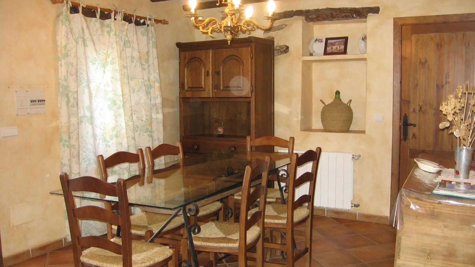 Beautiful Holiday Home In Laroya With Shared Pool 0*,